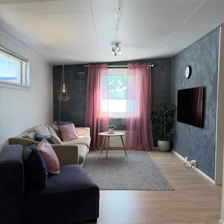 Fin Sentral I Lakselv! Appartement